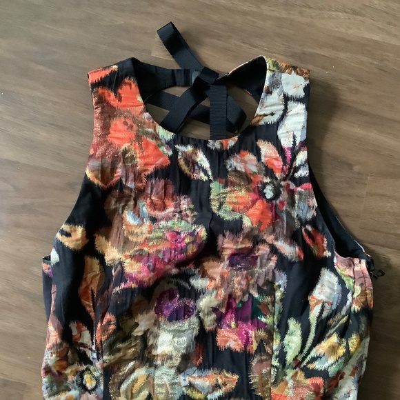 Leifsdotir maple leaves embroider dress - Picture 3 of 12